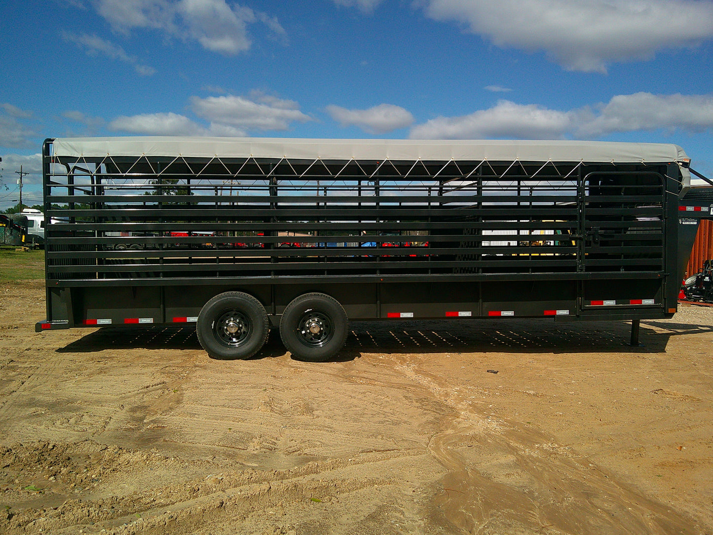 6'8" x 24' GN Cattle Stock Trailer Delco #B824