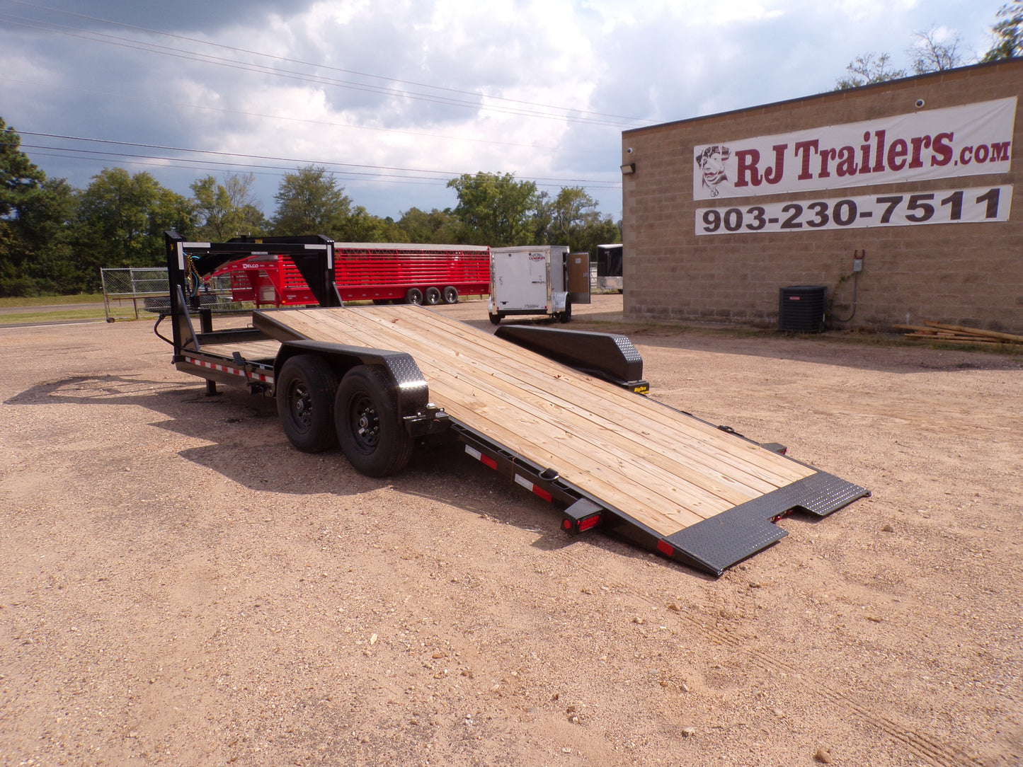83 x 22' TILT Trailer GN Big Tex #14TL-22GN