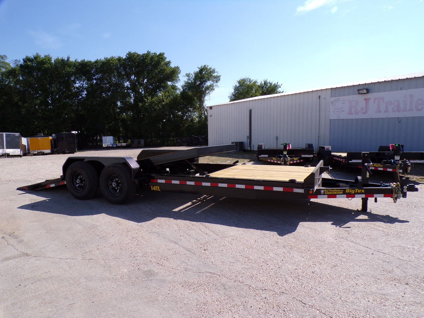 83 x 22' TILT Trailer Big Tex #14TL-22BK