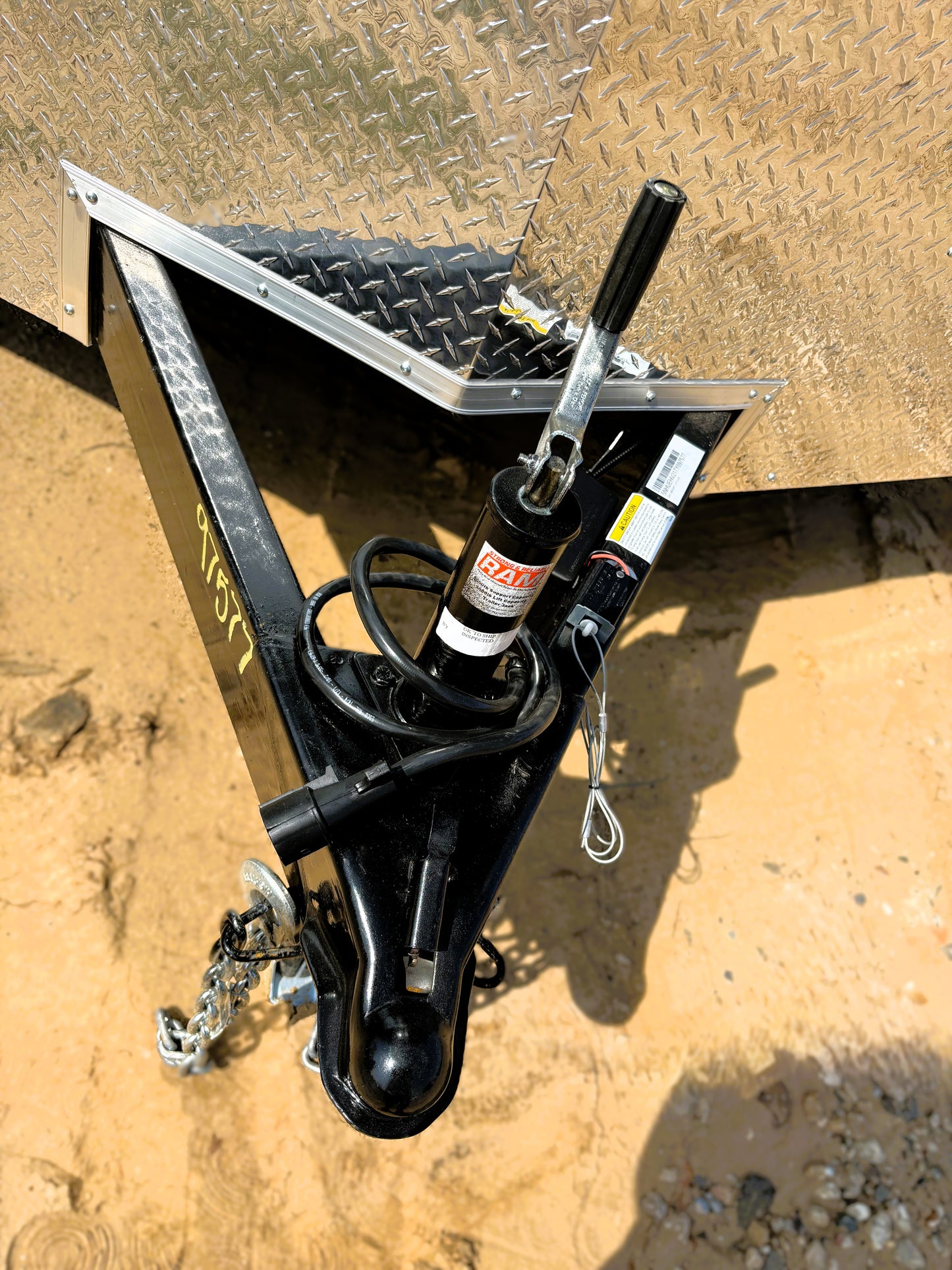 8.5 x 20' E-Series Enclosed Trailer Cargo Mate #TXEHW8.520TA2