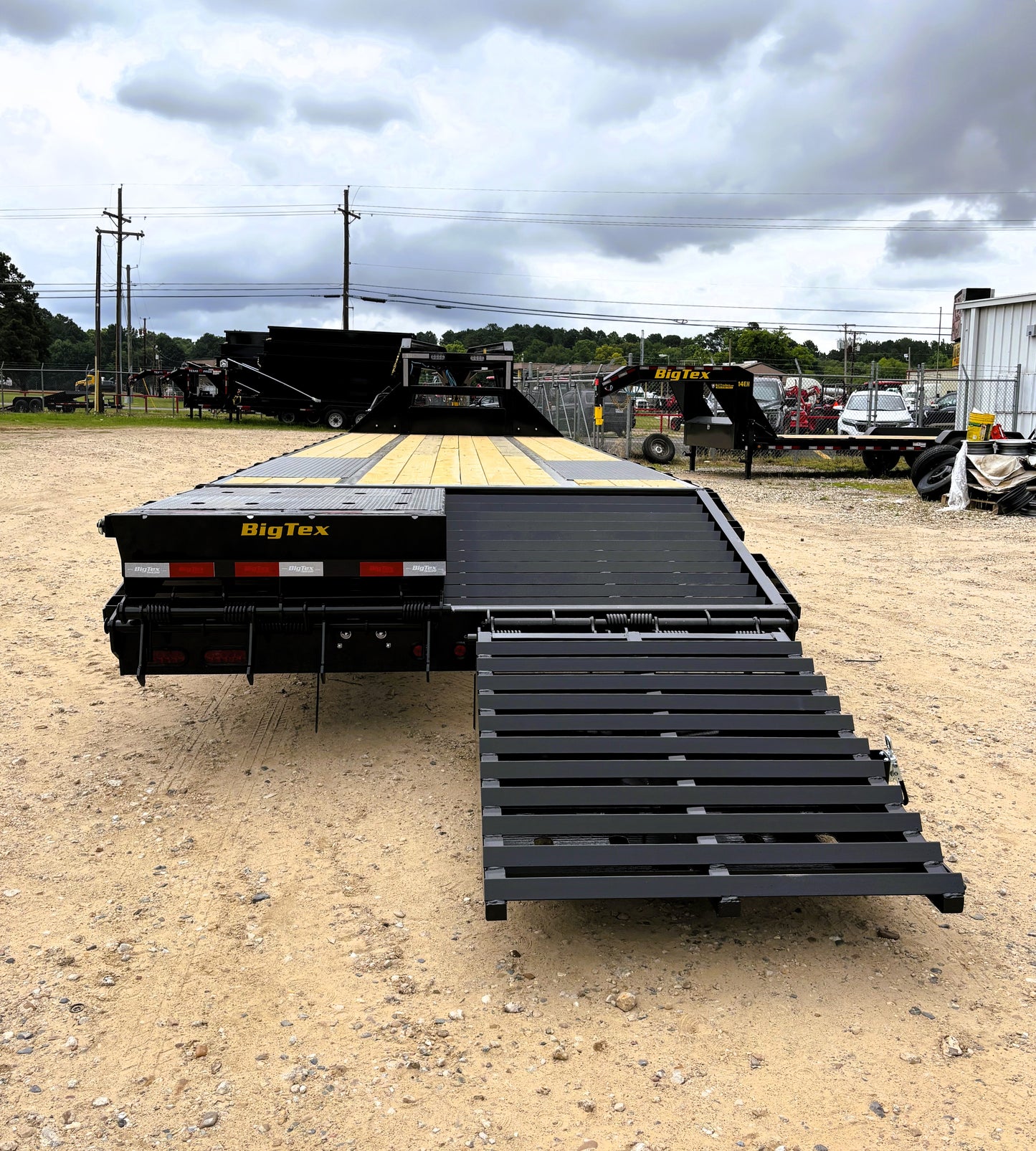102 x 30' (25 + 5) GN Trailer Big Tex #25GN-30D5A-MRBK