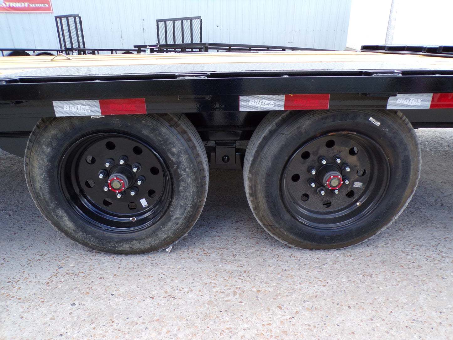 102 x 25' (20 + 5) GN Trailer Big Tex #16GN-25D5A-MRBK