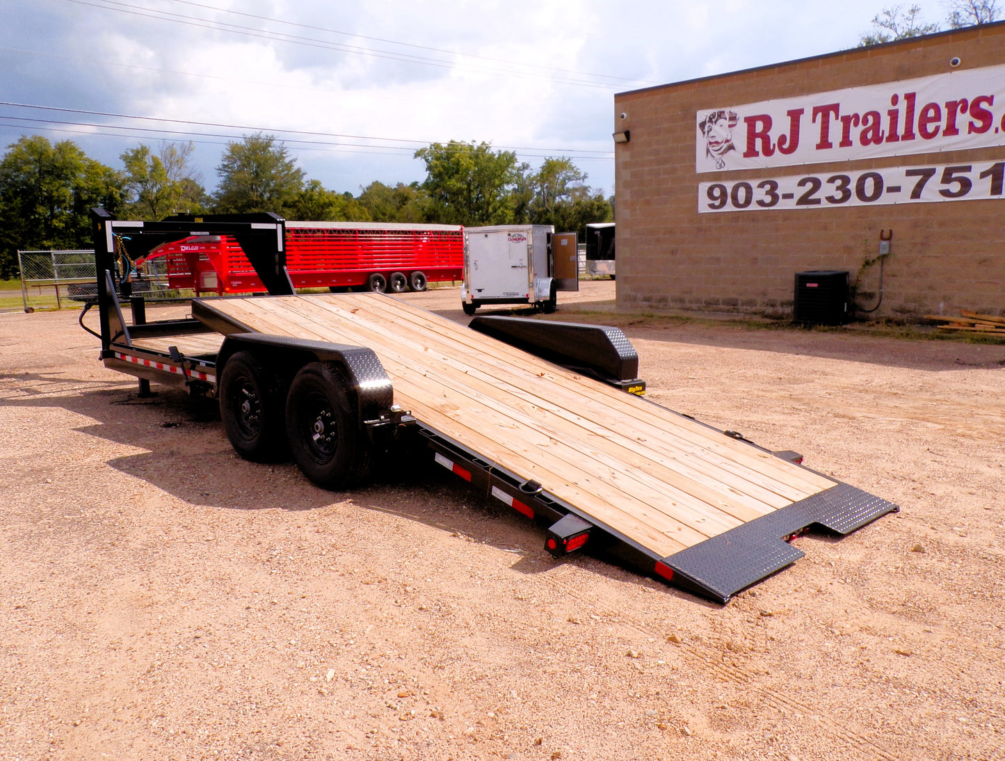 83 x 22' TILT Trailer GN Big Tex #14TL-22GN - New Lower Price!