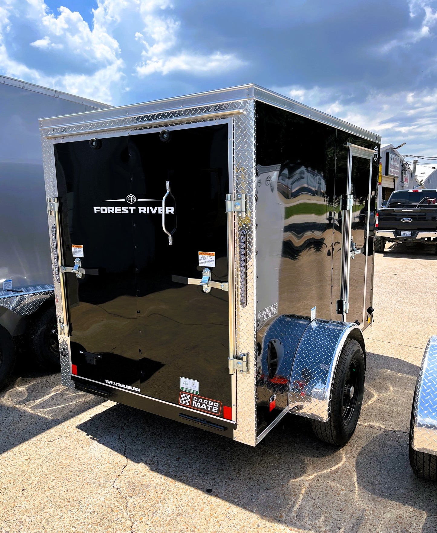 5 x 8' E-Series Enclosed Trailer Cargo Mate #TXEHW58SA