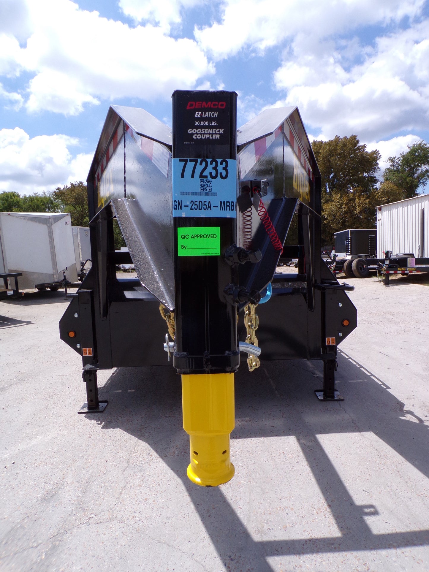 102 x 25' (20 + 5) GN Trailer Big Tex #16GN-25D5A-MRBK