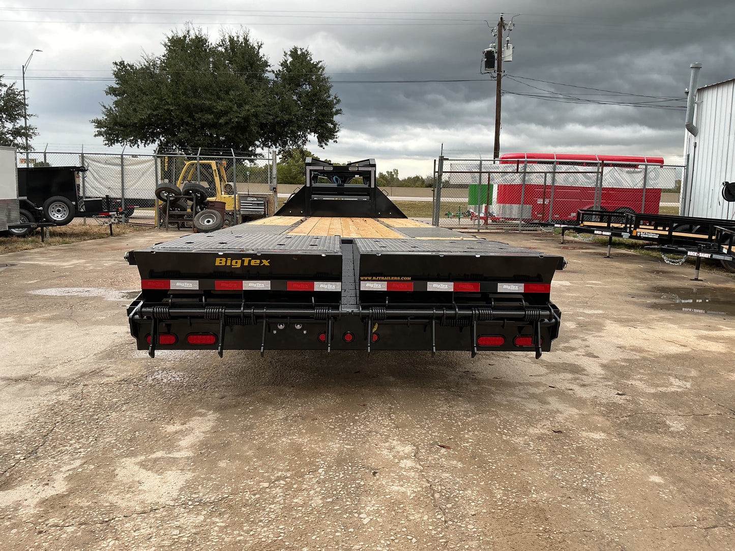 102 x 25' (20 + 5) GN Trailer Big Tex #22GN-25D5A-MRBK