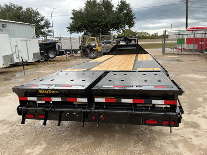 102 x 25' (20 + 5) GN Trailer Big Tex #22GN-25D5A-MRBK