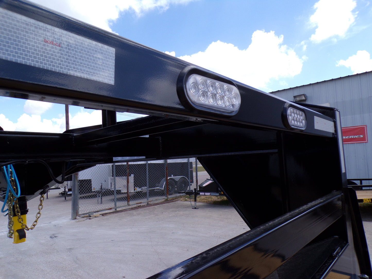 102 x 25' (20 + 5) GN Trailer Big Tex #16GN-25D5A-MRBK