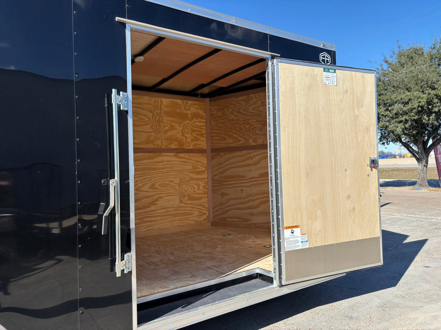 8.5 x 20' E-Series Enclosed Trailer Cargo Mate #TXEHW8.520TA3