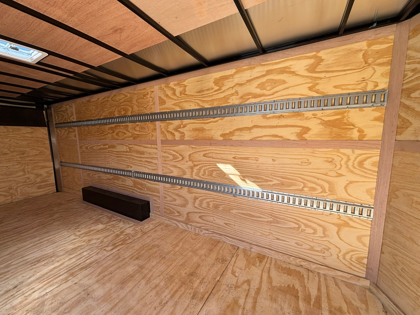 8.5 x 20' E-Series Enclosed Trailer Cargo Mate #TXEHW8.520TA3