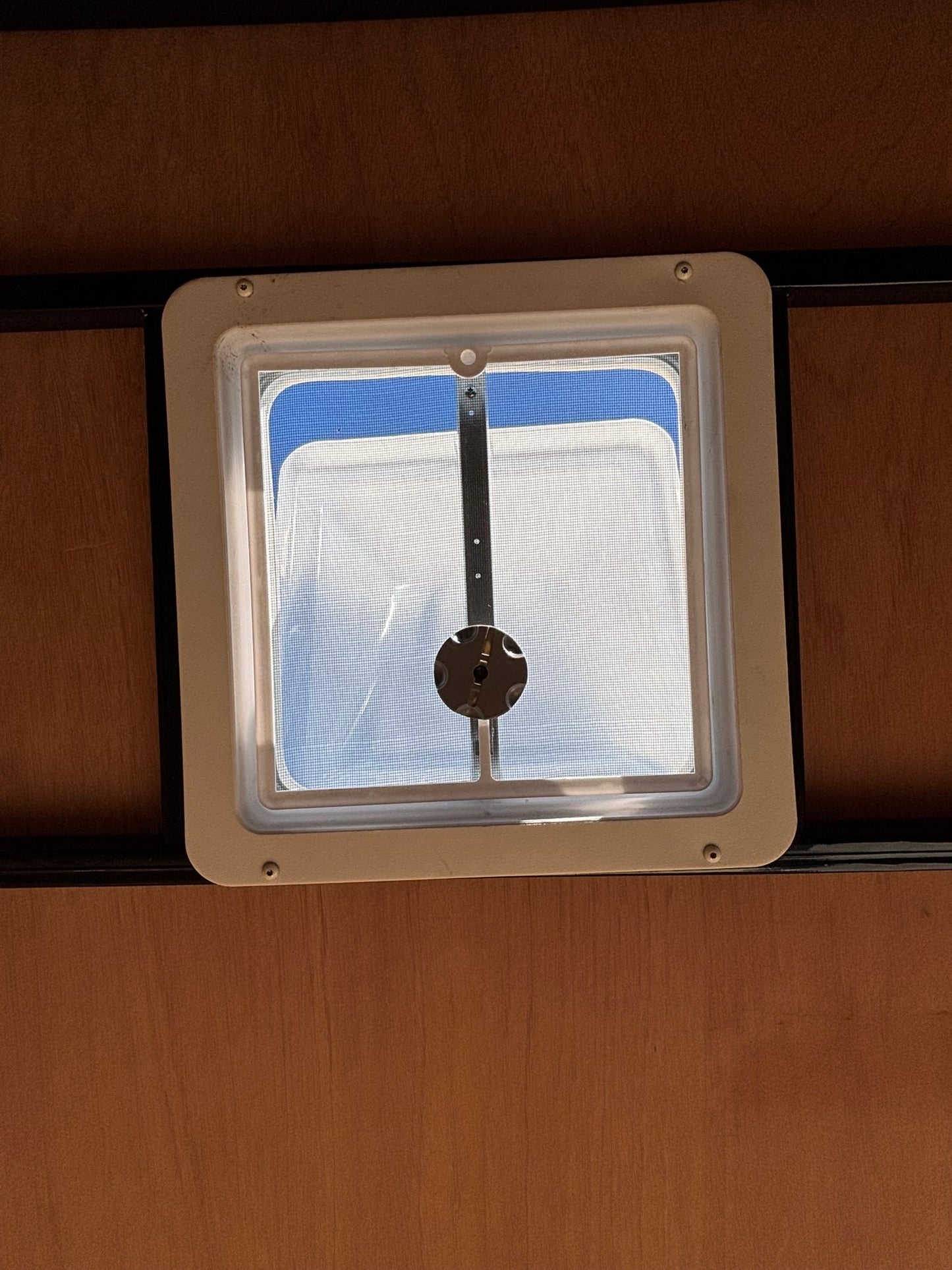 8.5 x 20' E-Series Enclosed Trailer Cargo Mate #TXEHW8.520TA3