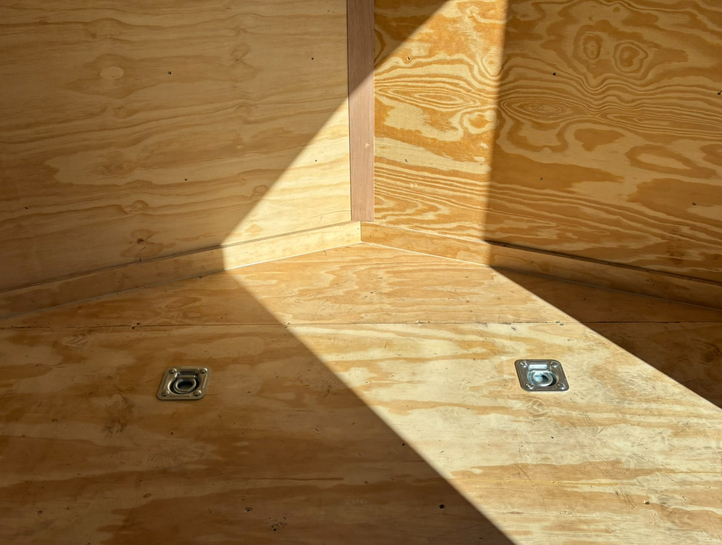 8.5 x 20' E-Series Enclosed Trailer Cargo Mate #TXEHW8.520TA3