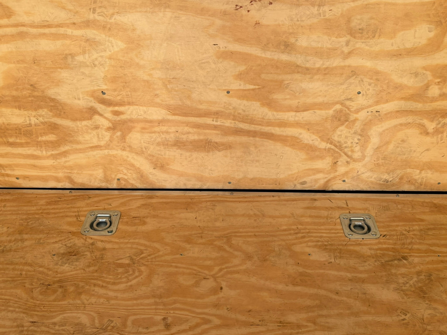 8.5 x 20' E-Series Enclosed Trailer Cargo Mate #TXEHW8.520TA3