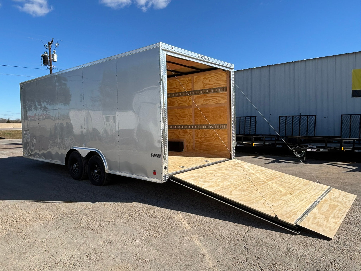 8.5 x 20' E-Series Enclosed Trailer Cargo Mate #TXEHW8.520TA3