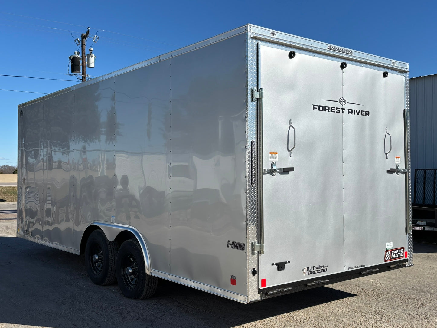 8.5 x 20' E-Series Enclosed Trailer Cargo Mate #TXEHW8.520TA3