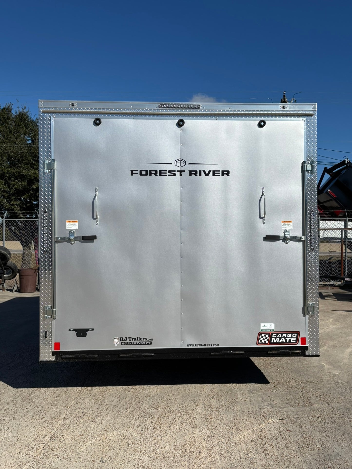 8.5 x 20' E-Series Enclosed Trailer Cargo Mate #TXEHW8.520TA3