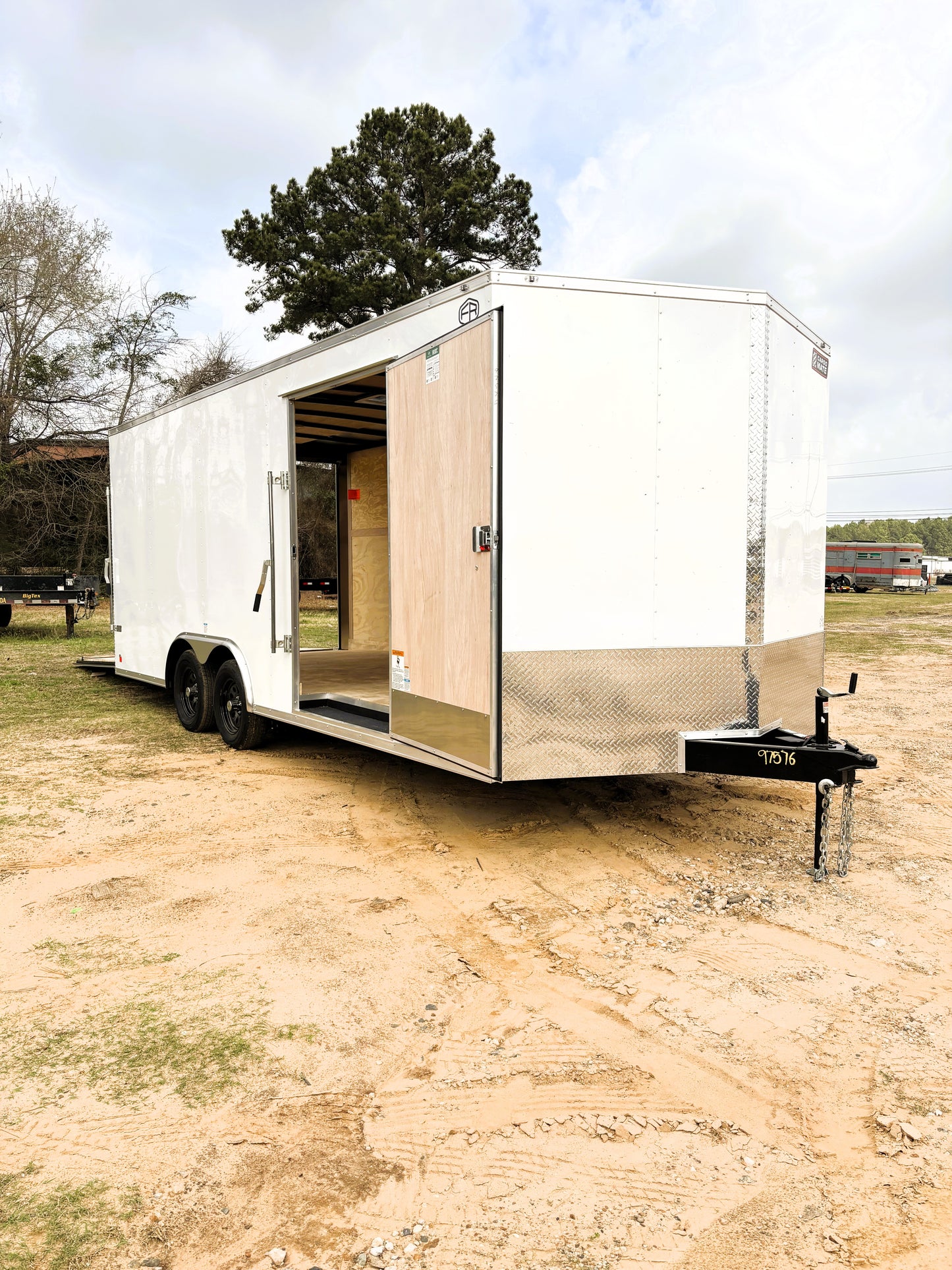 8.5 x 20' E-Series Enclosed Trailer Cargo Mate #TXEHW8.520TA2