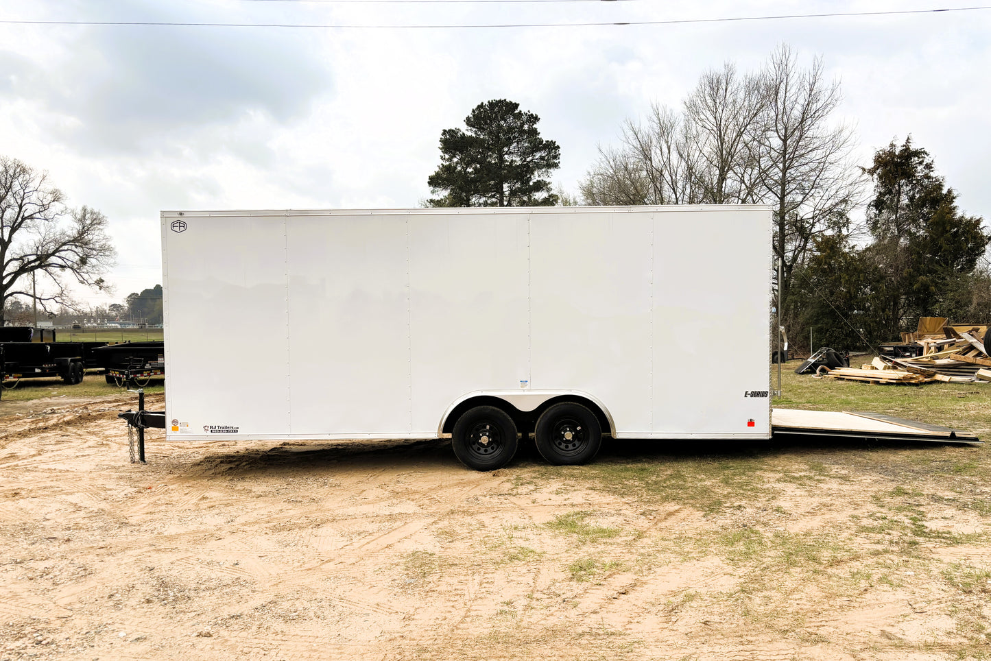8.5 x 20' E-Series Enclosed Trailer Cargo Mate #TXEHW8.520TA2
