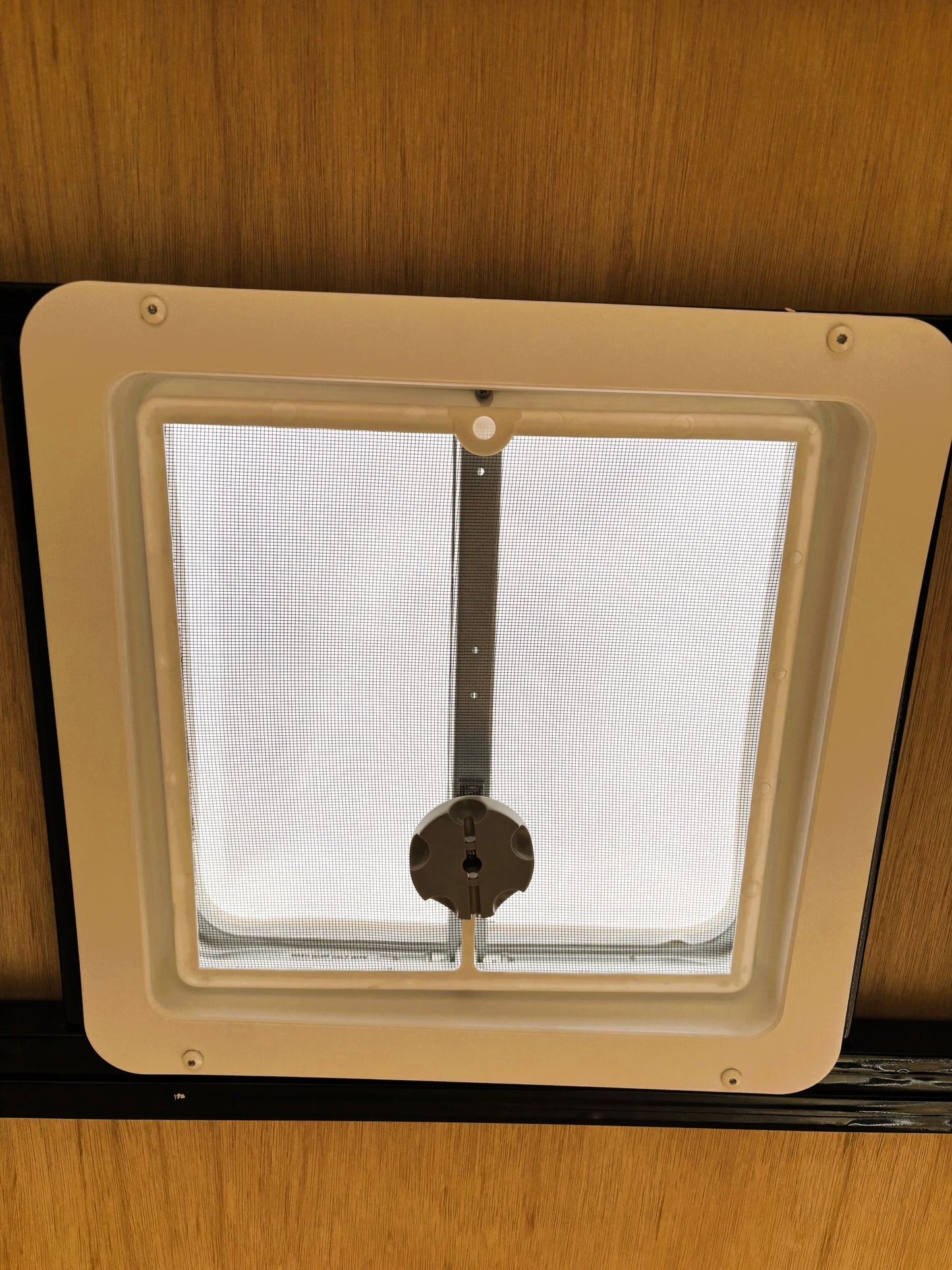 8.5 x 20' E-Series Enclosed Trailer Cargo Mate #TXEHW8.520TA2