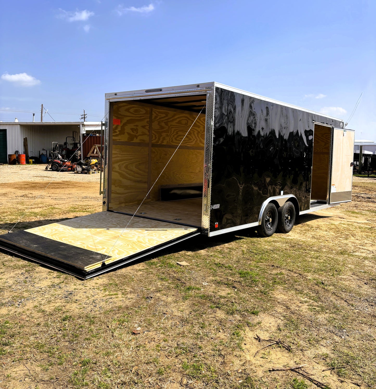8.5 x 20' E-Series Enclosed Trailer Cargo Mate #TXEHW8.520TA2