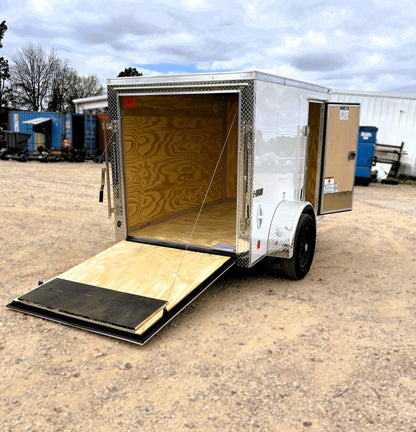 5 x 8' E-Series Enclosed Trailer Cargo Mate #TXEHW58SA