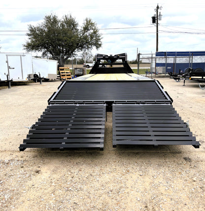 102 x 25' (20 + 5) GN Trailer Big Tex #14GN-25D5A-MRBK