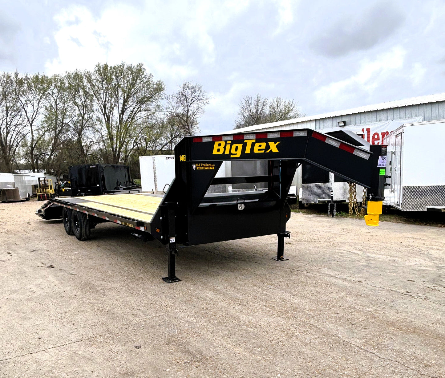102 x 25' (20 + 5) GN Trailer Big Tex #14GN-25D5A-MRBK