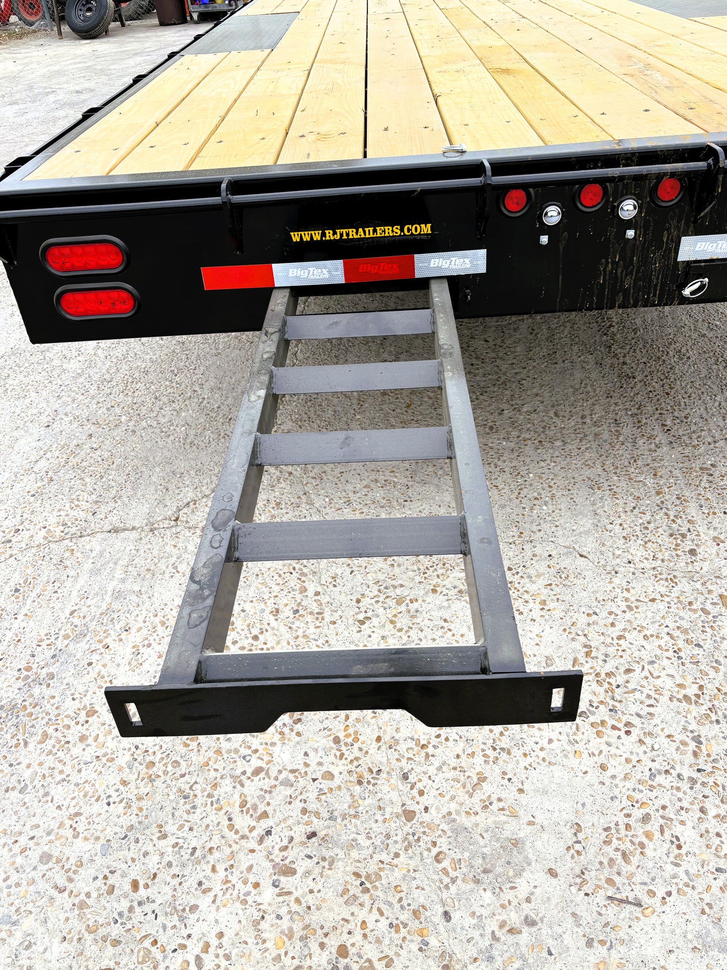 102 x 22' Deckover Trailer Big Tex #16OA-22STA-S8BK