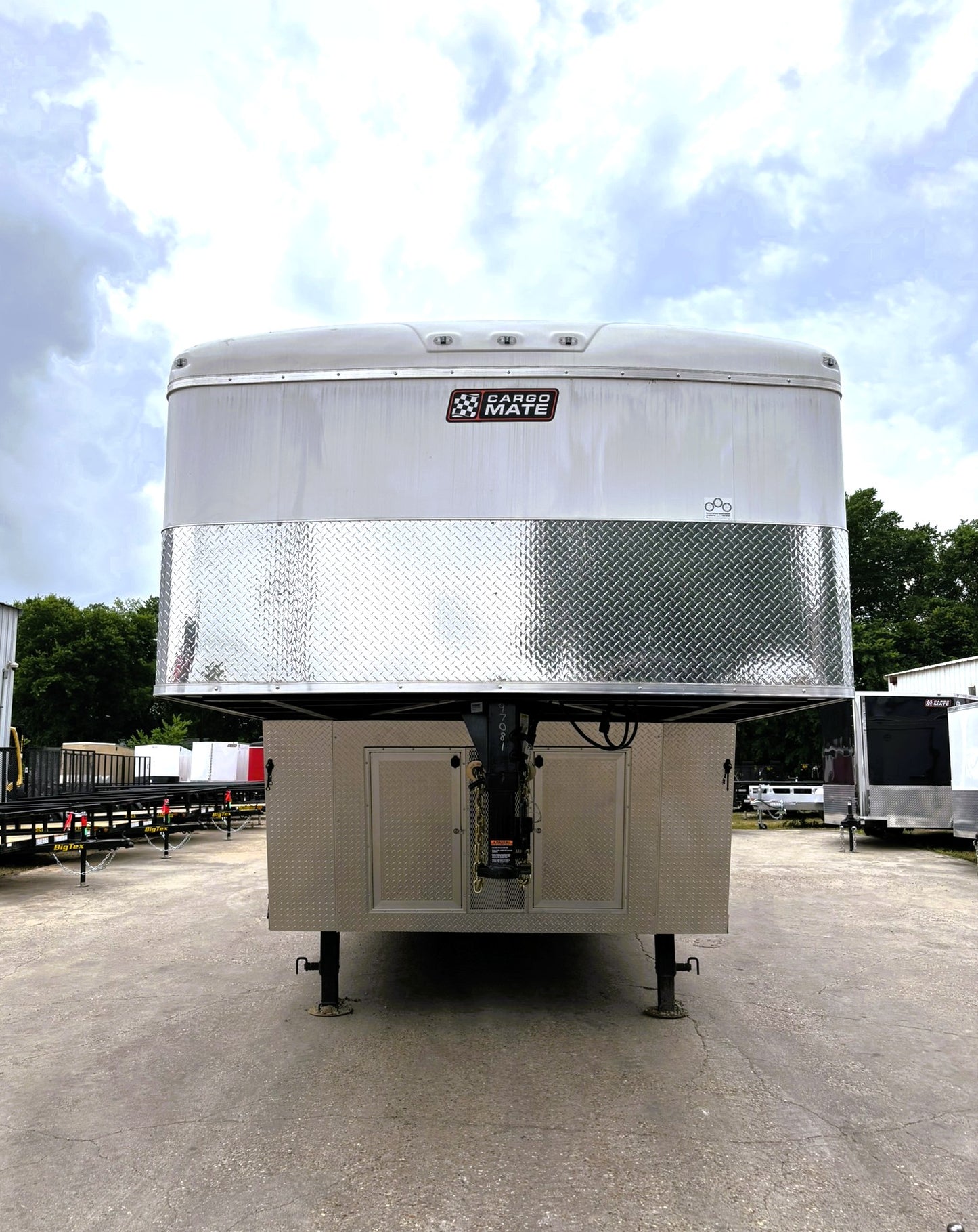 8.5' x 38' Qualifier Enclosed GN Trailer Cargo Mate #TXQFG8.538TA5