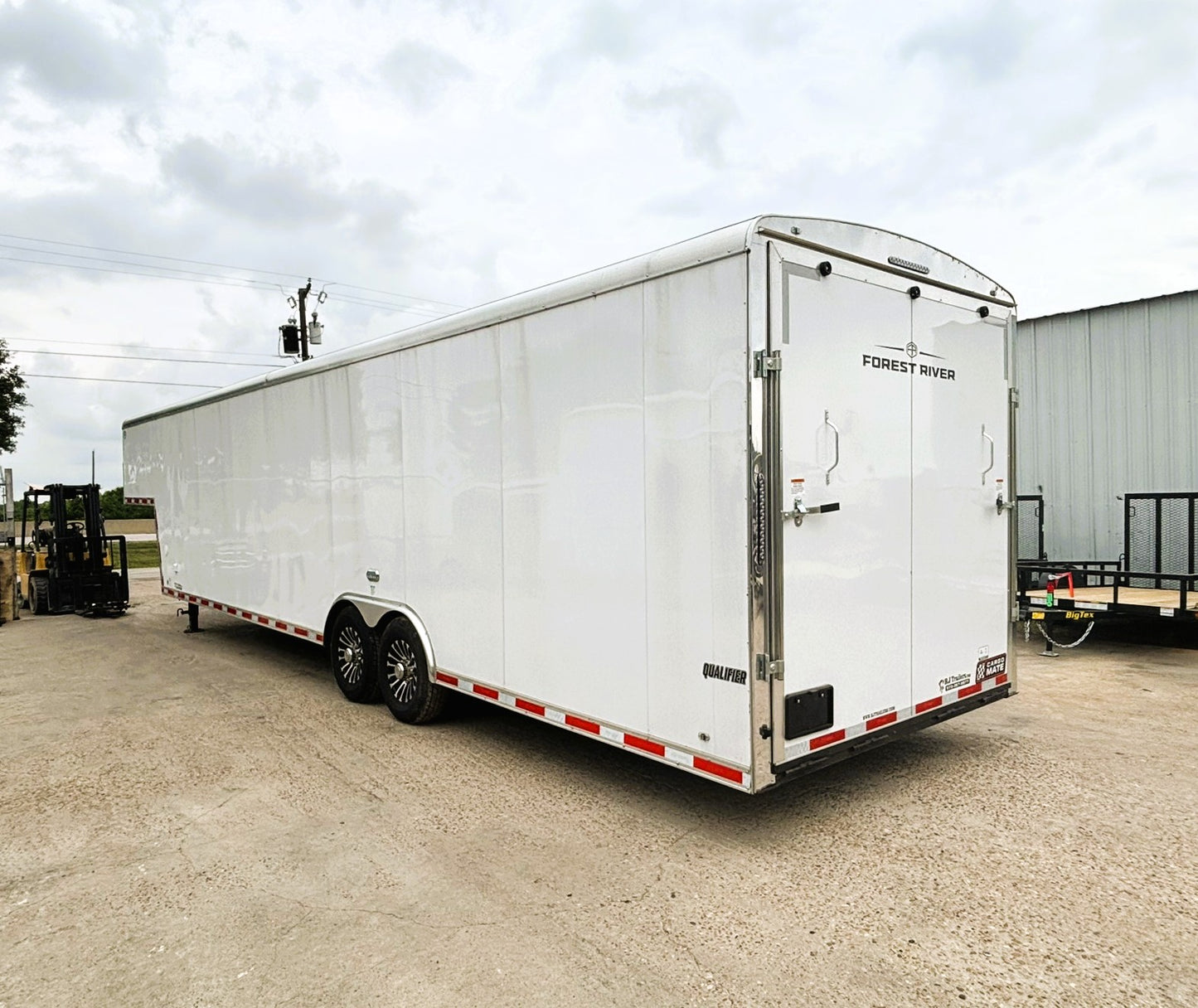 8.5' x 38' Qualifier Enclosed GN Trailer Cargo Mate #TXQFG8.538TA5