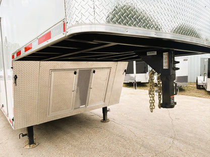 8.5' x 38' Qualifier Enclosed GN Trailer Cargo Mate #TXQFG8.538TA5