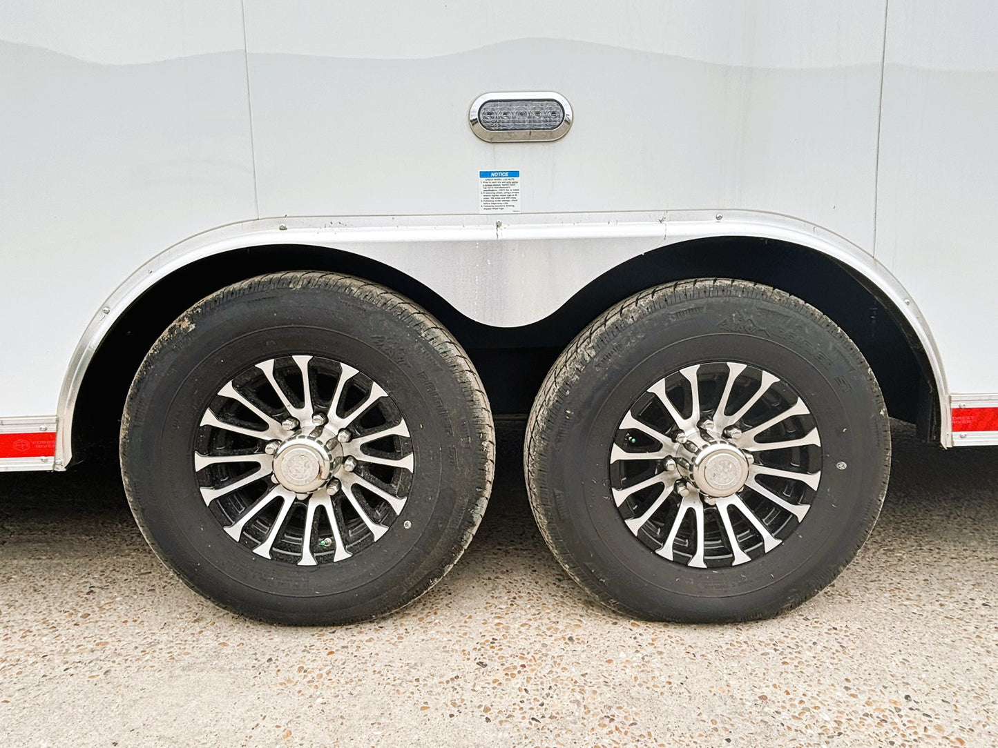 8.5' x 38' Qualifier Enclosed GN Trailer Cargo Mate #TXQFG8.538TA5