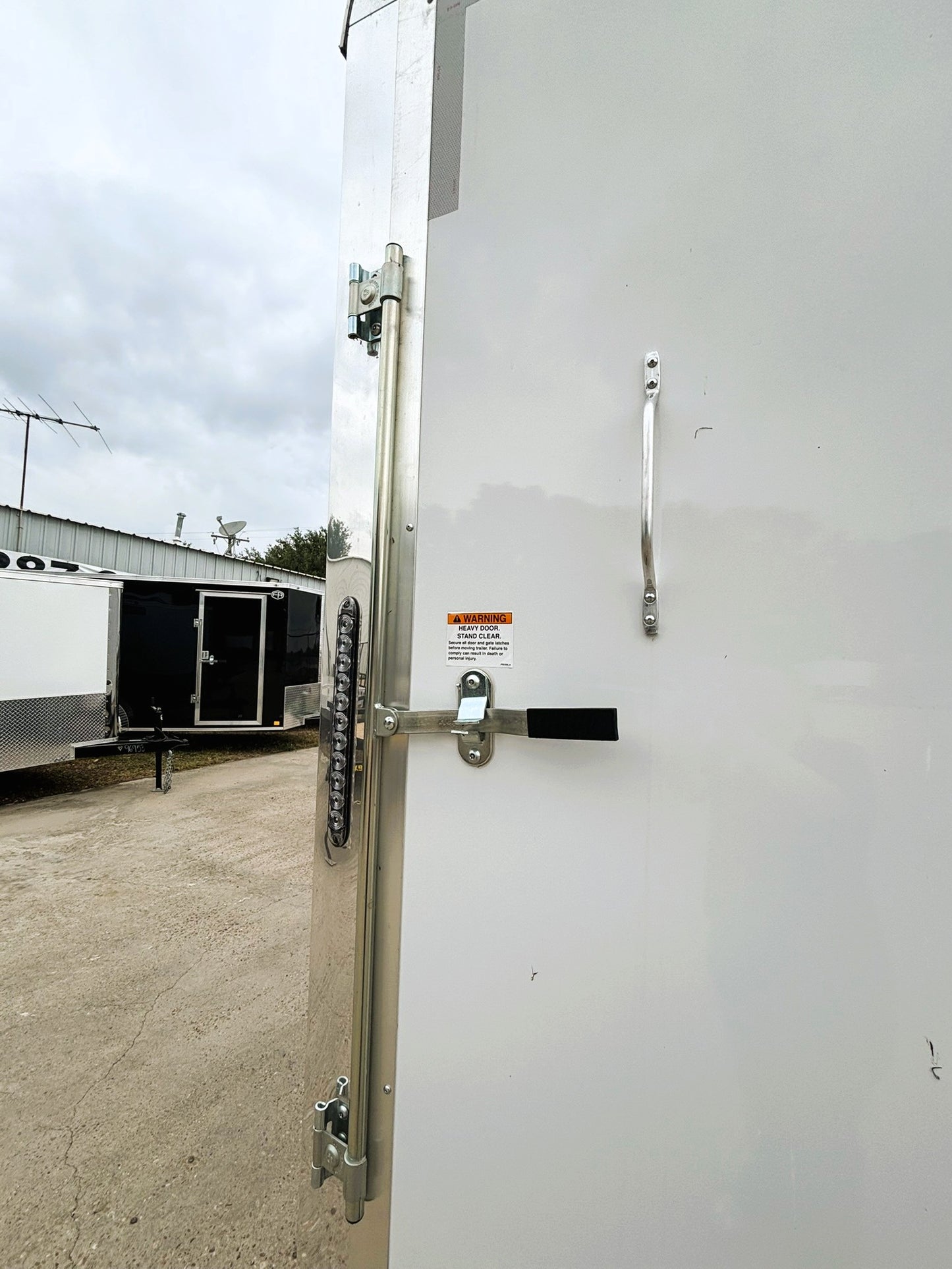 8.5' x 38' Qualifier Enclosed GN Trailer Cargo Mate #TXQFG8.538TA5