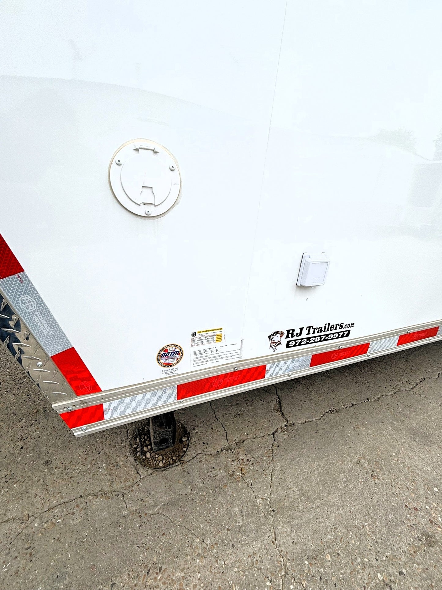 8.5' x 38' Qualifier Enclosed GN Trailer Cargo Mate #TXQFG8.538TA5
