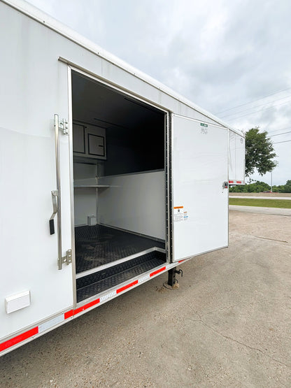 8.5' x 38' Qualifier Enclosed GN Trailer Cargo Mate #TXQFG8.538TA5