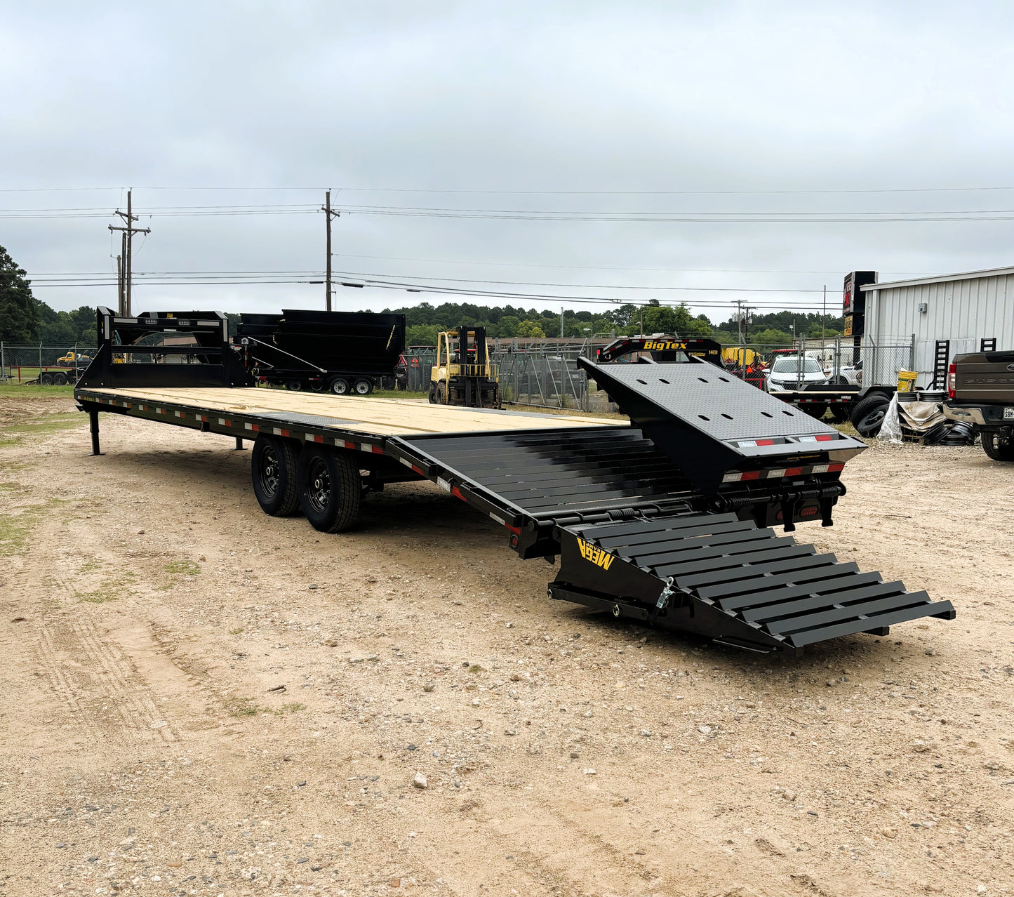 102 x 33' (27 + 5) GN Trailer Big Tex #14GN-33D5A-MRBK
