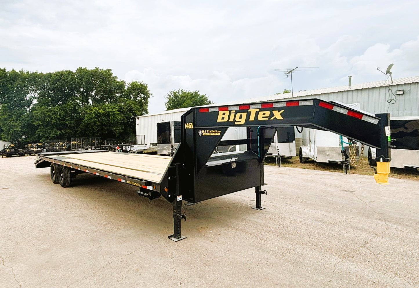 102 x 30' (25 + 5) GN Trailer Big Tex #14GN-30D5A-MRBK