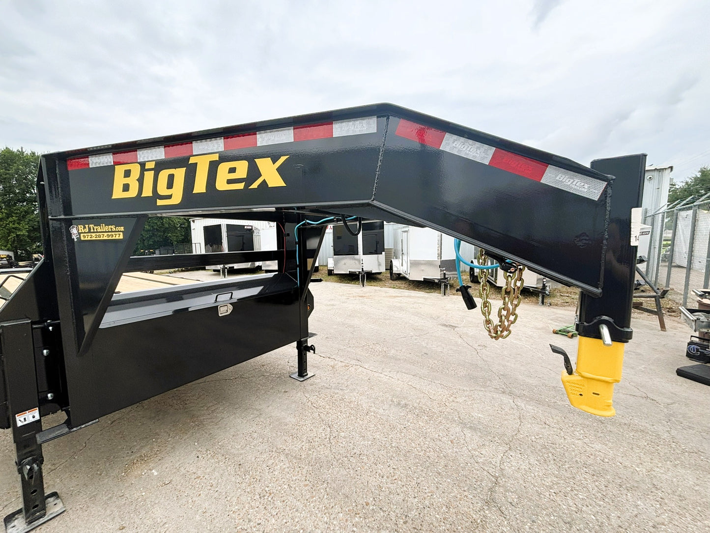 102 x 30' (25 + 5) GN Trailer Big Tex #14GN-30D5A-MRBK