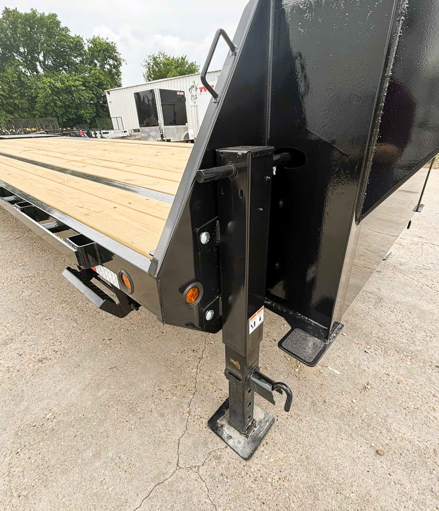 102 x 30' (25 + 5) GN Trailer Big Tex #14GN-30D5A-MRBK