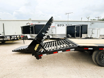 102 x 30' (25 + 5) GN Trailer Big Tex #14GN-30D5A-MRBK