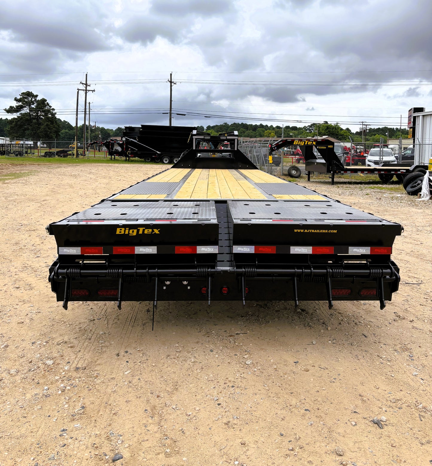 102 x 30' (25 + 5) GN Trailer Big Tex #25GN-30D5A-MRBK