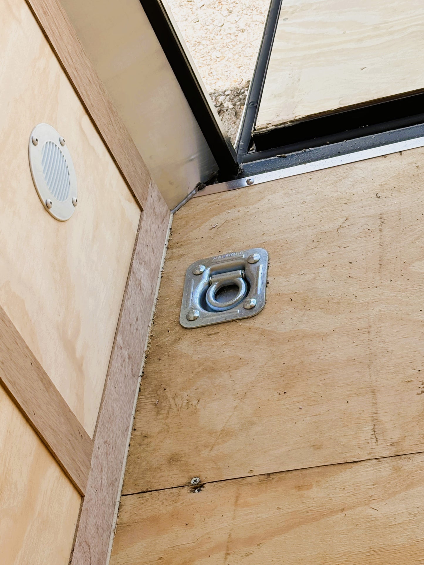 6 x 10' E-Series Enclosed Trailer Cargo Mate #TXVHW610SA
