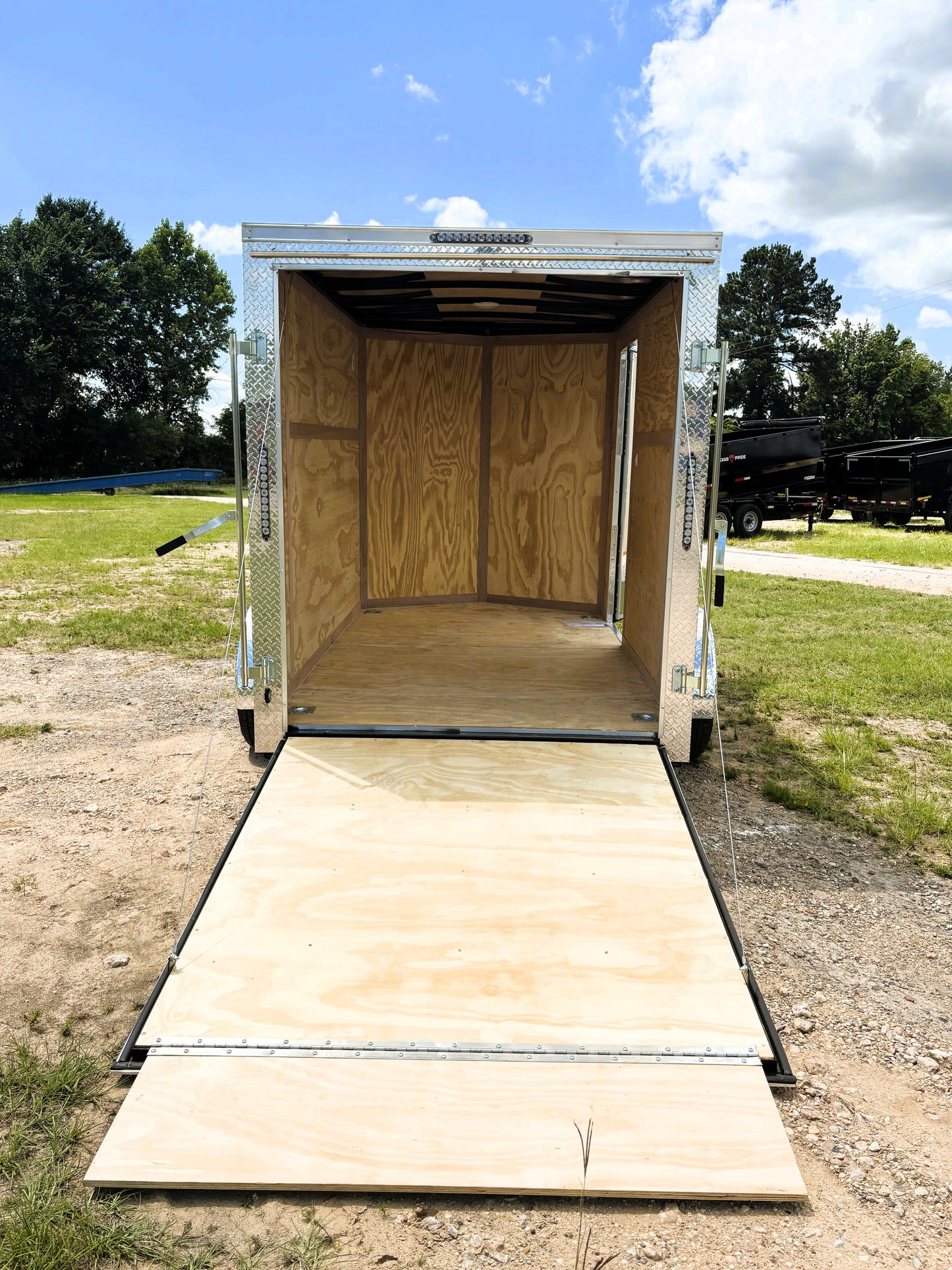 6 x 10' E-Series Enclosed Trailer Cargo Mate #TXVHW610SA