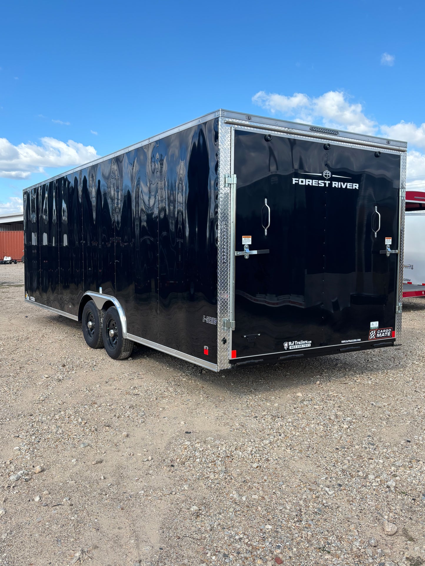 8.5 x 24' E-Series Enclosed Trailer Cargo Mate #TXEHW8.524TA3