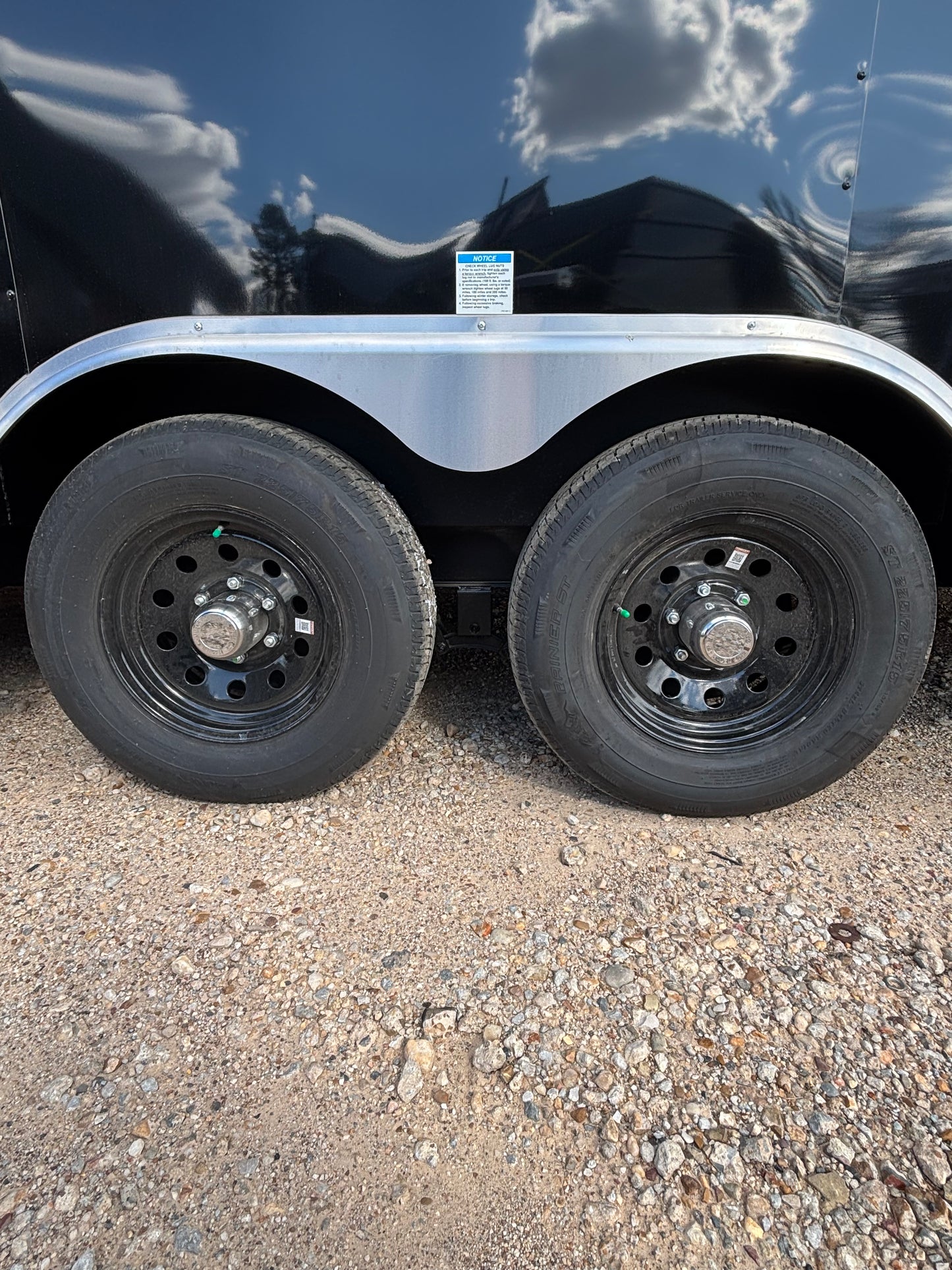 8.5 x 24' E-Series Enclosed Trailer Cargo Mate #TXEHW8.524TA3