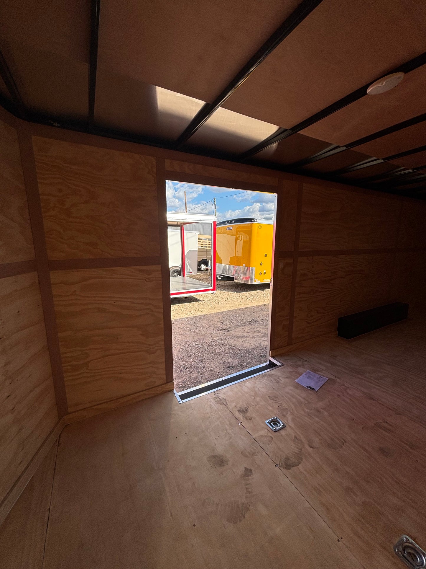 8.5 x 24' E-Series Enclosed Trailer Cargo Mate #TXEHW8.524TA3