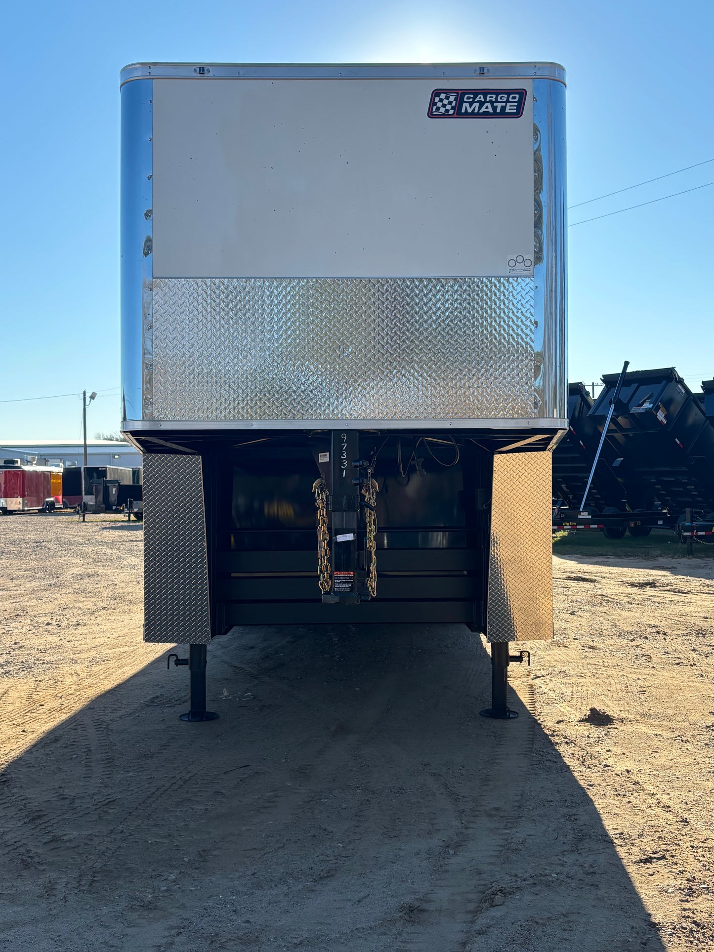 8.5' x 32' E-Series Enclosed GN Trailer Cargo Mate #TXEHG8.532TA5