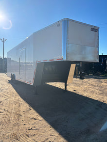 8.5' x 32' E-Series Enclosed GN Trailer Cargo Mate #TXEHG8.532TA5