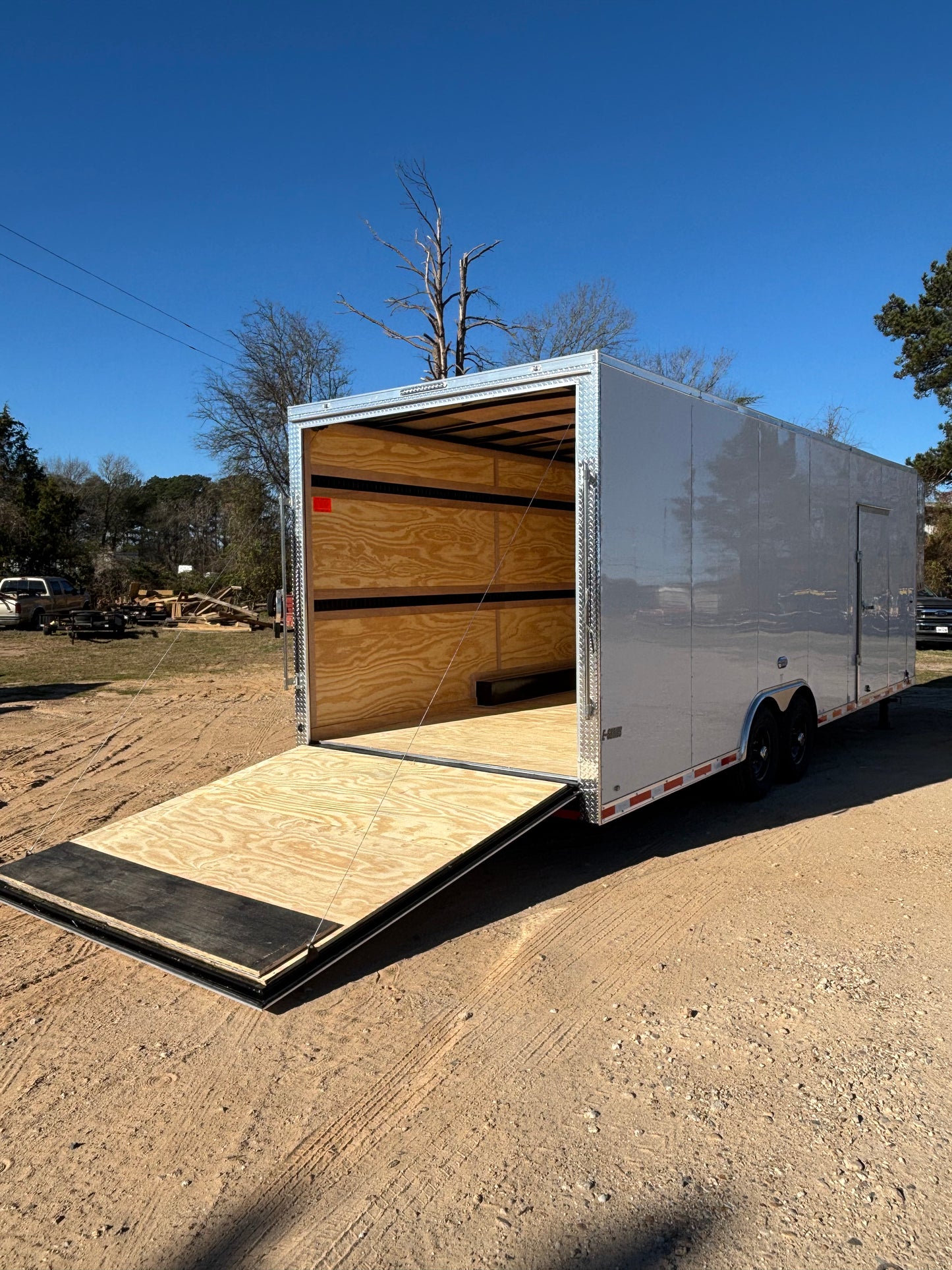 8.5' x 32' E-Series Enclosed GN Trailer Cargo Mate #TXEHG8.532TA5