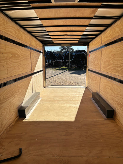 8.5' x 32' E-Series Enclosed GN Trailer Cargo Mate #TXEHG8.532TA5